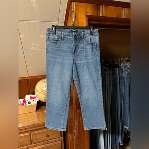 Woman’s Nine West Capris